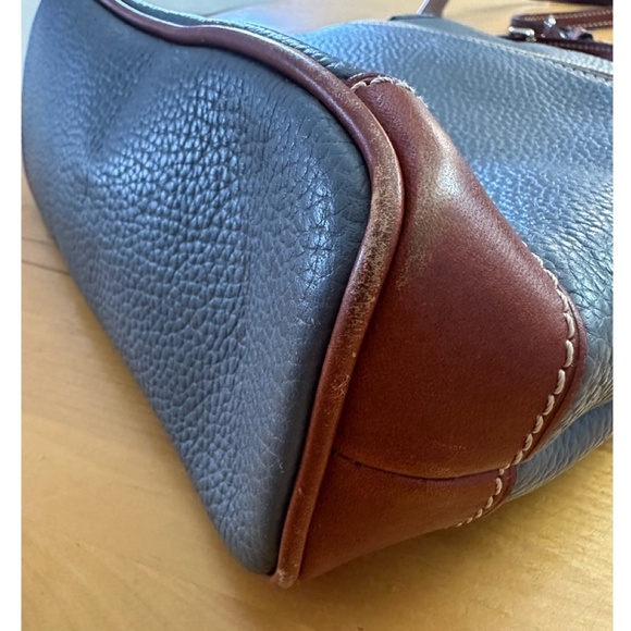 Dooney and Bourke Grey Pebble Crossbody Purse Handbag Gently Used - Picture 3 of 10